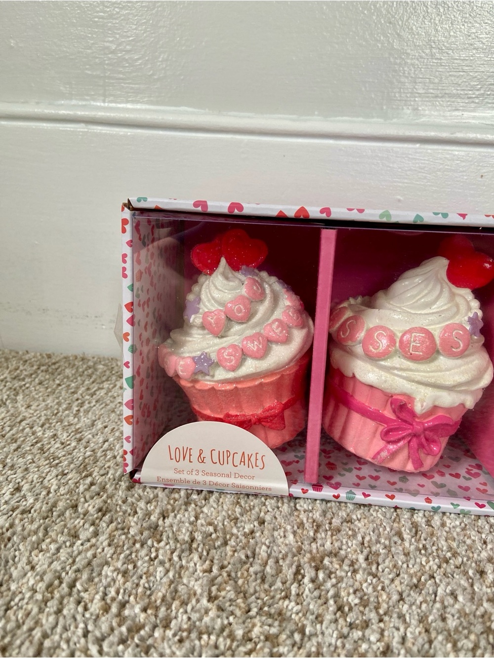 NWT Love & Cupcakes Valentines Faux Cupcakes Set of 3 - Picture 2 of 11